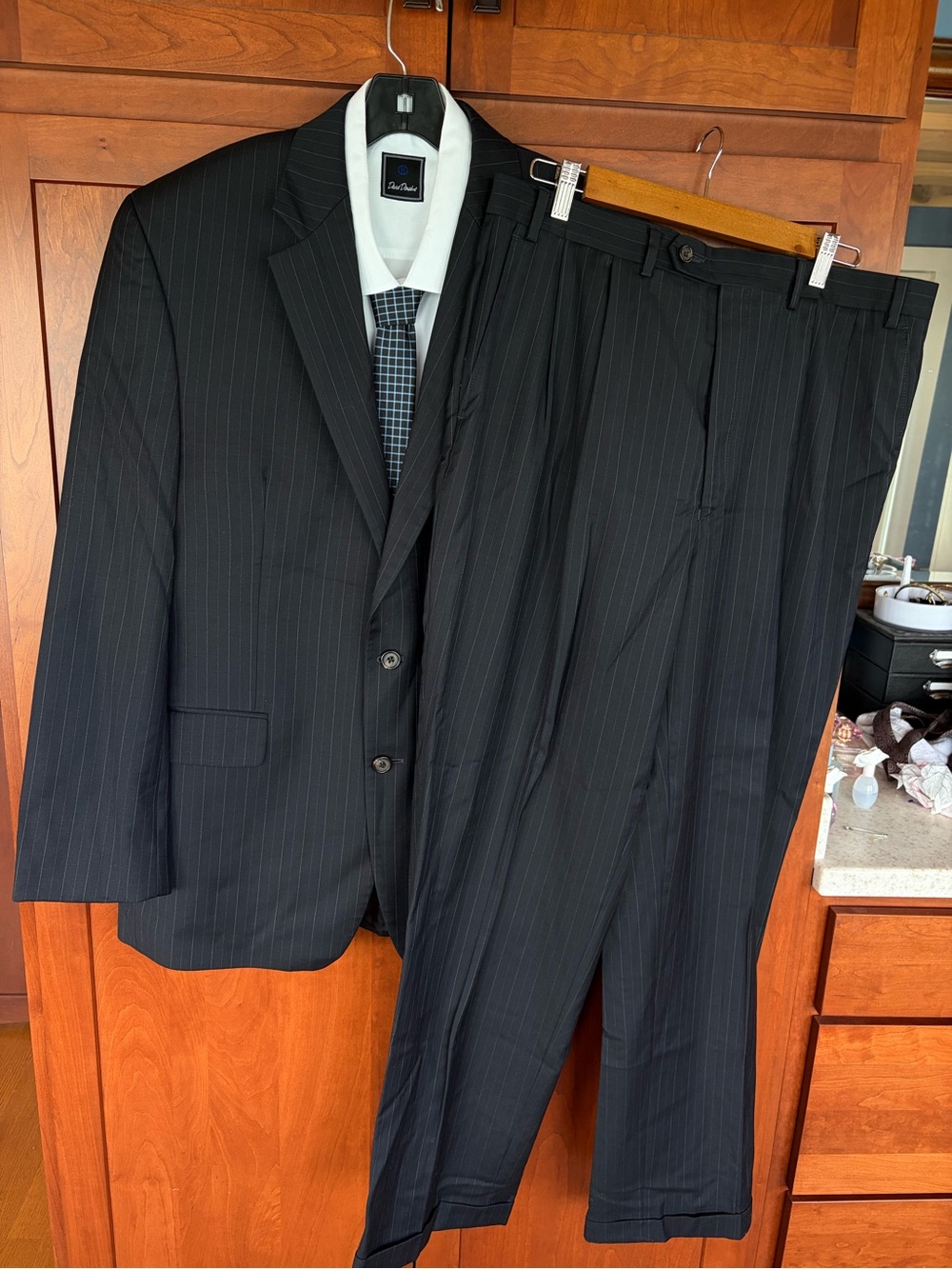 Lauren Ralph Lauren Mens 42L 2 Piece Suit Wool navy pinstripes. W36 L31 cuffed